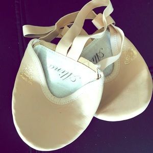 Grishko leather half shoe